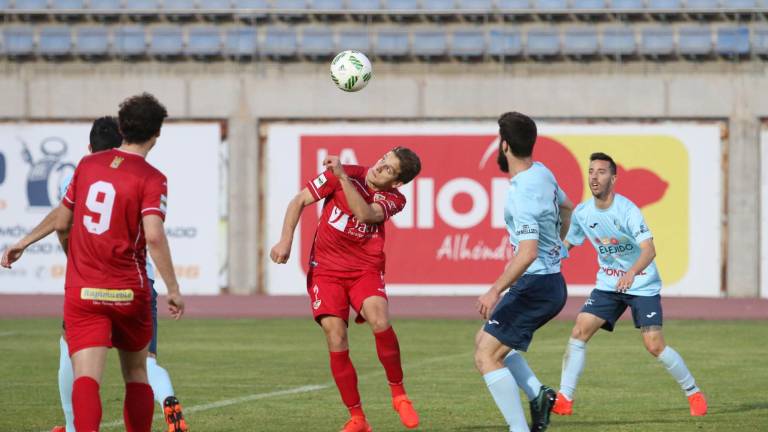 El Linares cae e insiste en su coqueteo con la zona de descenso