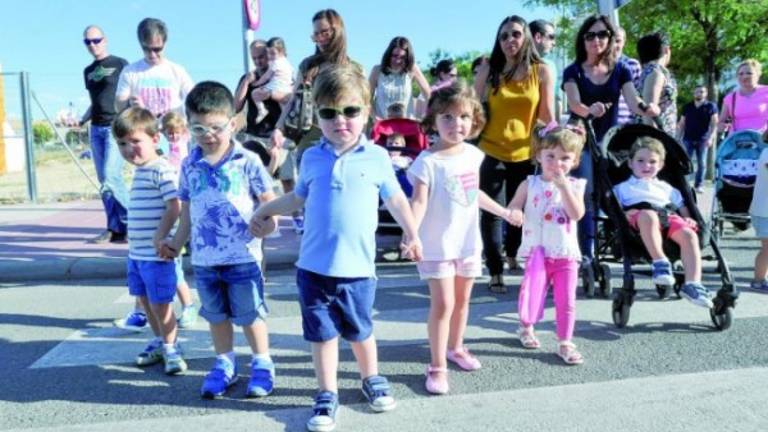 Padres del Bulevar organizan una caminata reivindicativa Padres del Bulevar organizan una caminata reivindicativa
