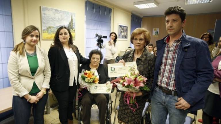 Dos mujeres y un destino Dos mujeres y un destino