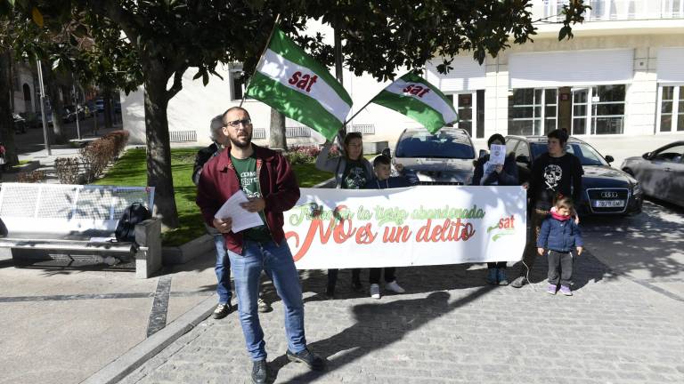 El SAT protesta por el desalojo de la finca El SAT protesta por el desalojo de la finca