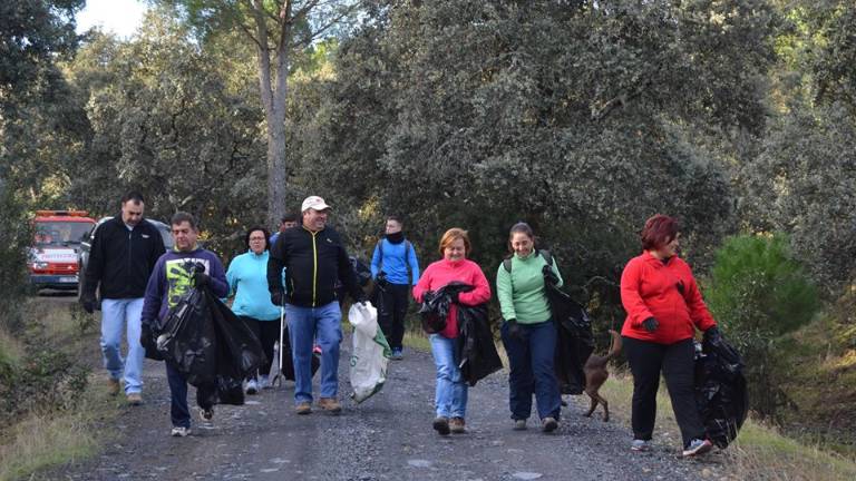Limpia, brilla y reluce Limpia, brilla y reluce