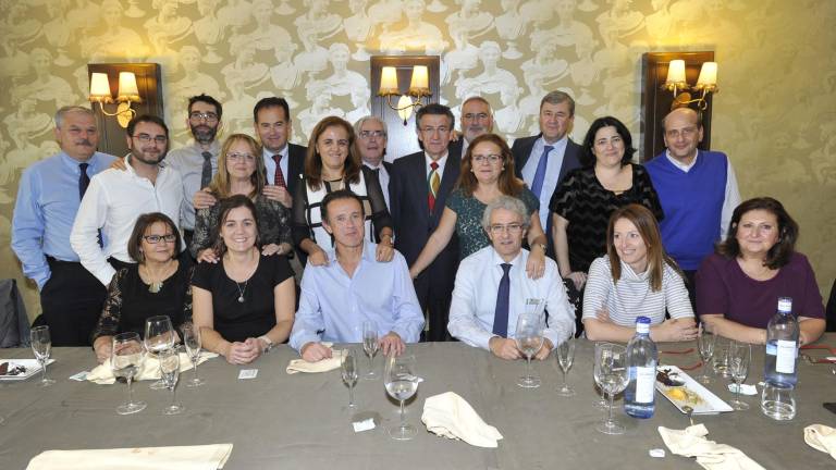 Directivos del Hospital celebran su comida en Casa Herminia Directivos del Hospital celebran su comida en Casa Herminia