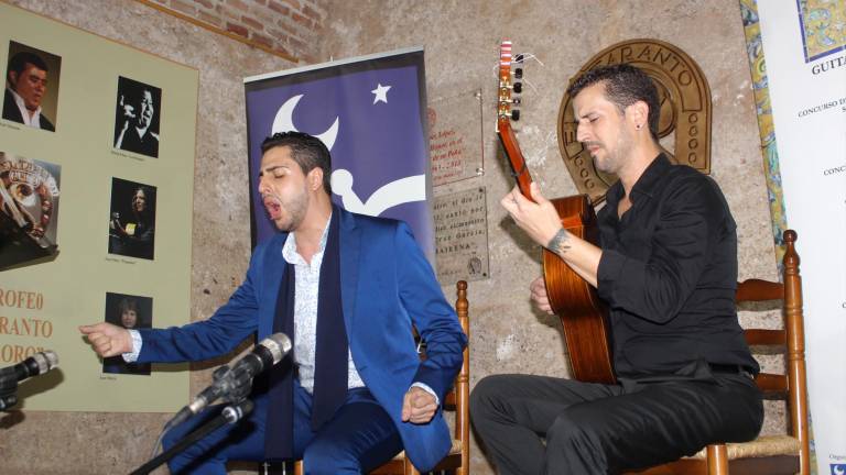 Antonio Mena da su primer paso para figura del cante Antonio Mena da su primer paso para figura del cante