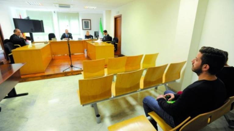 Empleados de la zona azul piden un “trato justo” al Ayuntamiento Empleados de la zona azul piden un “trato justo” al Ayuntamiento