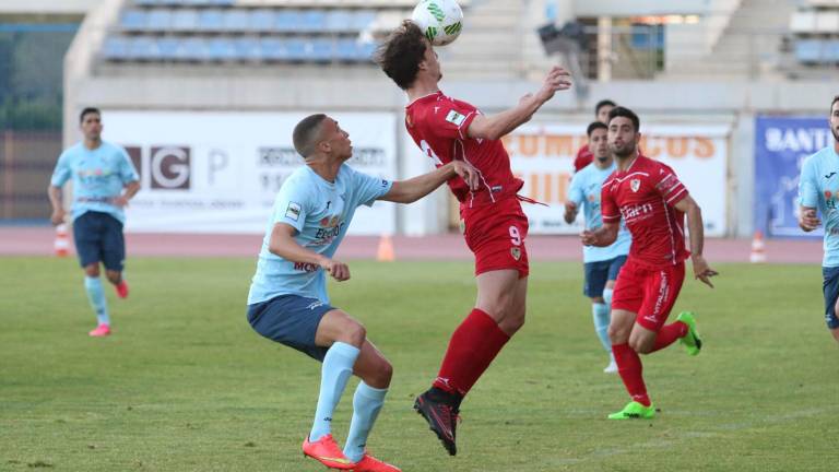 El Linares cae e insiste en su coqueteo con la zona de descenso