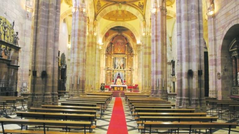 Santa María atiende a más de 60 familias necesitadas Santa María atiende a más de 60 familias necesitadas