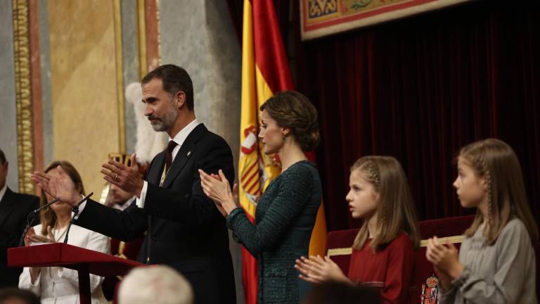 El Rey pide a sus señorías que estén a la altura para forjar pactos El Rey pide a sus señorías que estén a la altura para forjar pactos