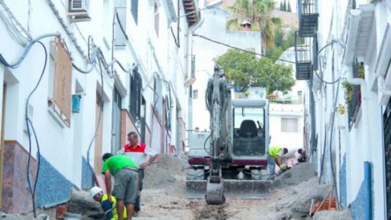 Obras para arreglar las calles Pedro Ríos y Alférez Torres Obras para arreglar las calles Pedro Ríos y Alférez Torres