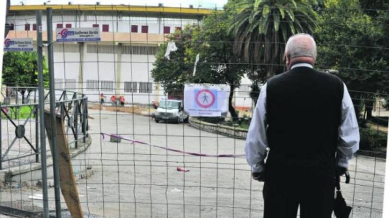 Malestar por los accesos a la taquilla de la plaza de toros Malestar por los accesos a la taquilla de la plaza de toros
