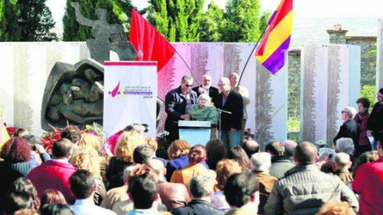 Cientos de voces recuerdan a los demócratas represaliados Cientos de voces recuerdan a los demócratas represaliados