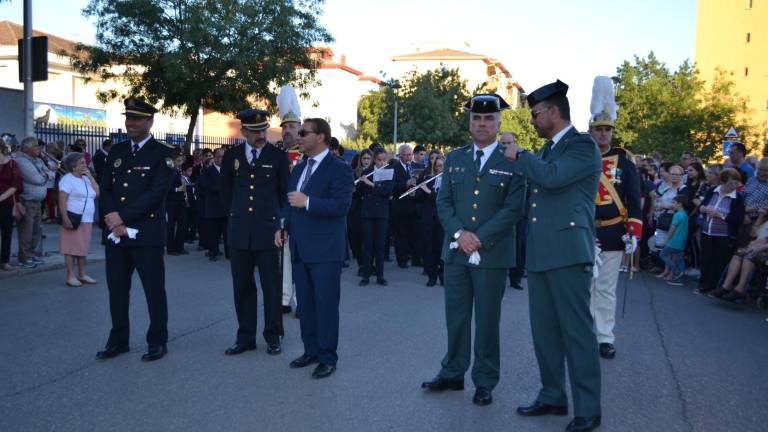 Los vecinos salen para acompañar a San Eufrasio