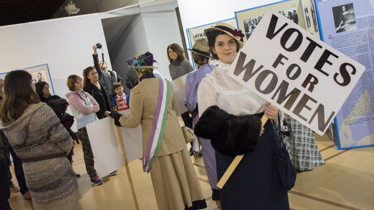La historia del voto femenino en una exposición