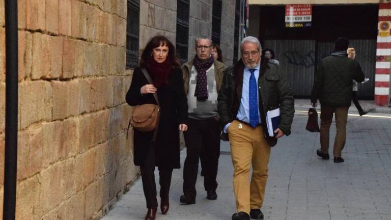 El alcalde y los socialistas, a juicio por 100.000 euros El alcalde y los socialistas, a juicio por 100.000 euros