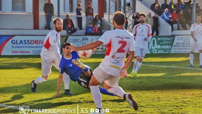 Una buena estrategia del Martos acaba con el Linares Una buena estrategia del Martos acaba con el Linares
