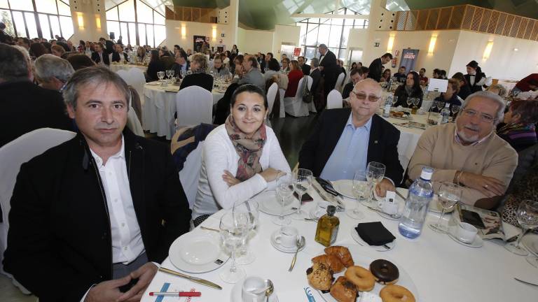 Los asistentes al acto Los asistentes al acto
