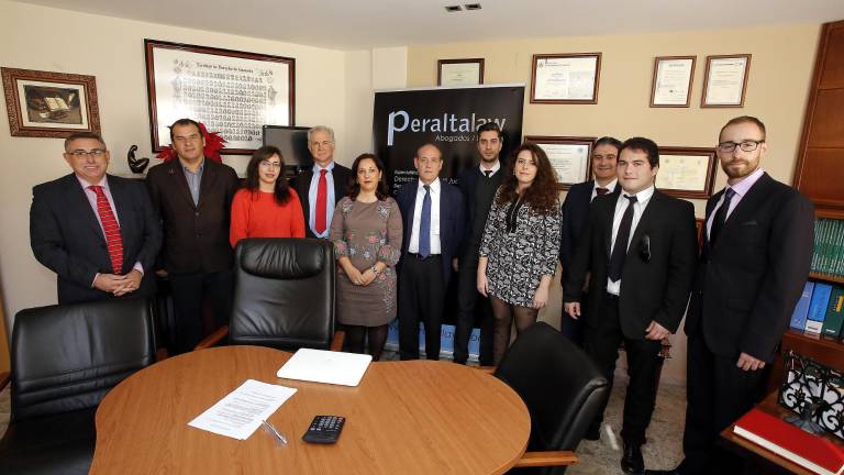 La firma Peralta Abogados recibe con alegría las Pascuas La firma Peralta Abogados recibe con alegría las Pascuas