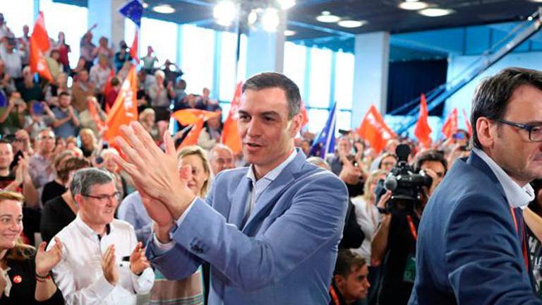 Sánchez pide doble castigo para PP y Cs el próximo 26M Sánchez pide doble castigo para PP y Cs el próximo 26M