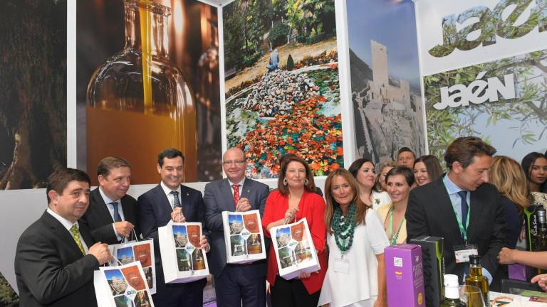 Oro líquido verde y en botella Oro líquido verde y en botella