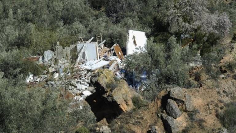 Una lengua de tierra entierra más de mil olivas y un cortijo de Pozo Alcón Una lengua de tierra entierra más de mil olivas y un cortijo de Pozo Alcón