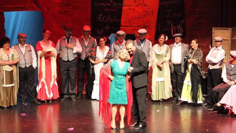 Lleno en el teatro con la mejor zarzuela Lleno en el teatro con la mejor zarzuela
