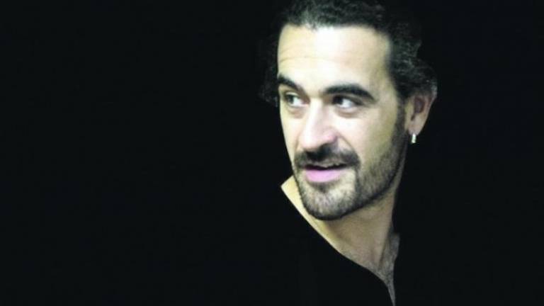 Alfonso Roca publica su primer álbum, Orillas del Mundo Alfonso Roca publica su primer álbum, Orillas del Mundo