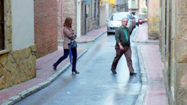 Vecinos de la calle Ventanas de Linares reclaman que sea peatonal Vecinos de la calle Ventanas de Linares reclaman que sea peatonal