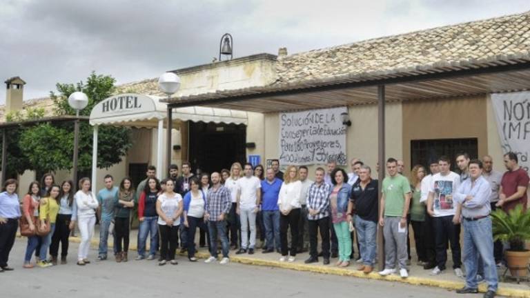 La Escuela de La Laguna se “ahoga” de nuevo por las deudas de la Junta La Escuela de La Laguna se “ahoga” de nuevo por las deudas de la Junta