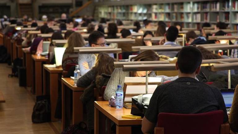 El Gobierno aprueba el nuevo sistema de oposiciones docentes El Gobierno aprueba el nuevo sistema de oposiciones docentes