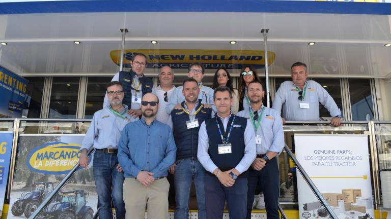 New Holland luce nuevos y atractivos modelos New Holland luce nuevos y atractivos modelos