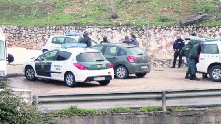 Un policía detenido en una redada por droga en Beas