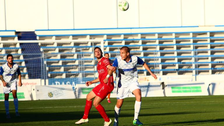 El Linares no da la talla y se rinde ante el potencial del Marbella El Linares no da la talla y se rinde ante el potencial del Marbella