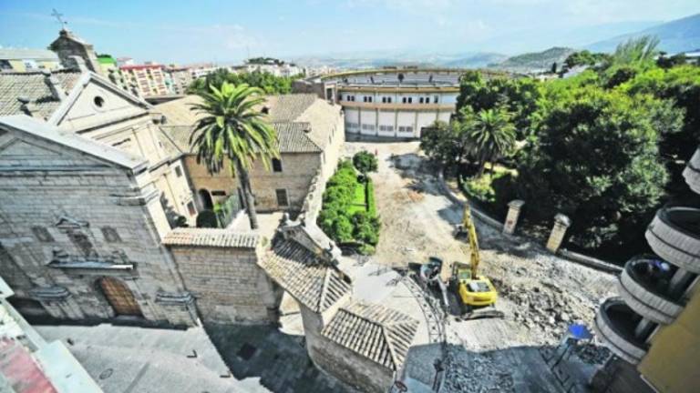 Vecinos de La Alameda critican la poca información de las obras Vecinos de La Alameda critican la poca información de las obras