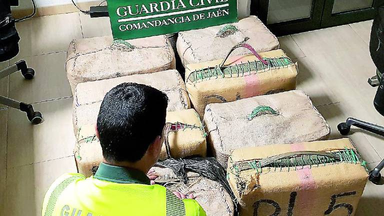 La Guardia Civil detiene a un hombre con 260 kilos de hachís en La Carolina La Guardia Civil detiene a un hombre con 260 kilos de hachís en La Carolina