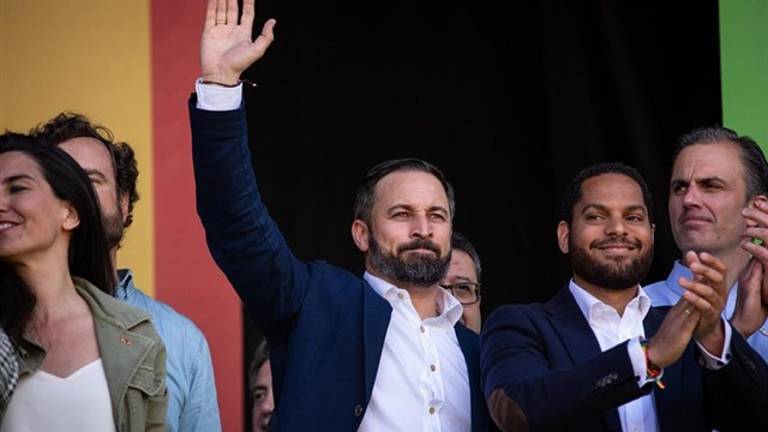 El lider de Vox, Santiago Abascal, promete disolver a los Mossos