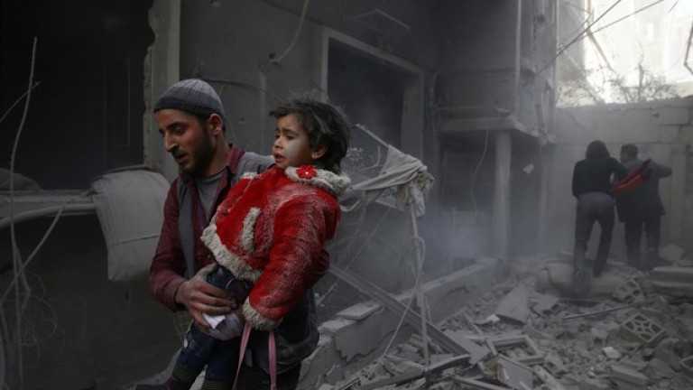 Alrededor de 71 muertos en los bombardeos del ejército sirio
