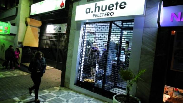 Atrapan a los ladrones que desvalijaron una peletería Atrapan a los ladrones que desvalijaron una peletería