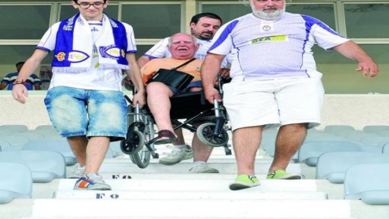 La odisea de un discapacitado para disfrutar del fútbol La odisea de un discapacitado para disfrutar del fútbol