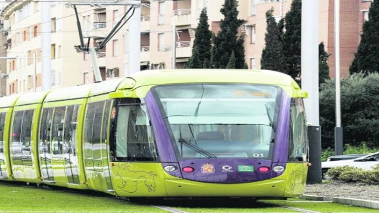 El Defensor del Pueblo archiva “su” queja por el no uso del tranvía El Defensor del Pueblo archiva “su” queja por el no uso del tranvía