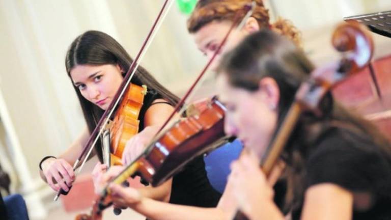 Nuevo curso con partitura y sin atril Nuevo curso con partitura y sin atril
