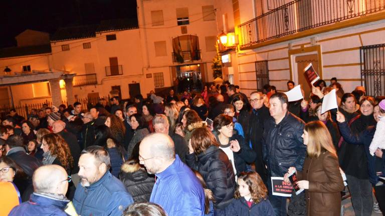 Concentración contra la construcción de una orujera en Escañuela Concentración contra la construcción de una orujera en Escañuela