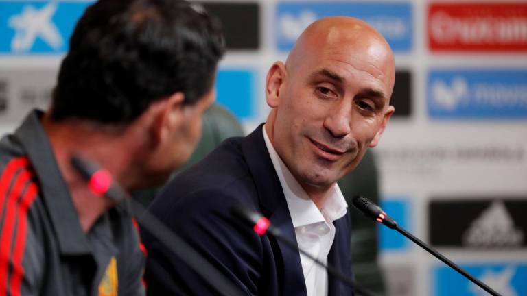 Rubiales fulmina a Lopetegui y elige a Hierro para el torneo Rubiales fulmina a Lopetegui y elige a Hierro para el torneo
