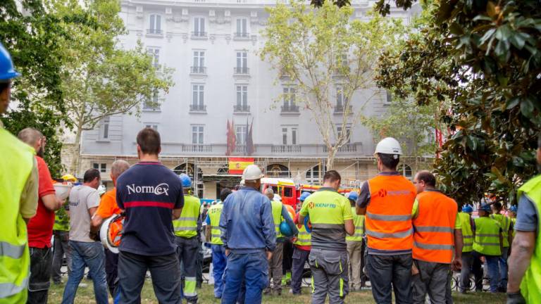 Un muerto y al menos 11 heridos por el derrumbe de las obras del Ritz Un muerto y al menos 11 heridos por el derrumbe de las obras del Ritz