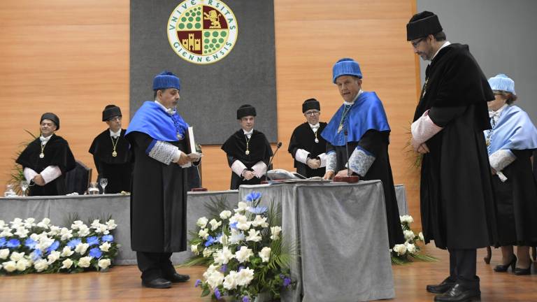 Pascual Acosta obtiene de la UJA el máximo reconocimiento Pascual Acosta obtiene de la UJA el máximo reconocimiento