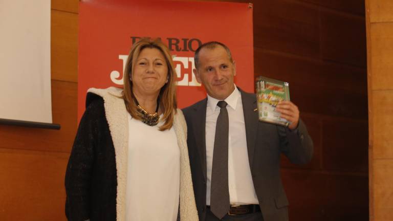 Reconocimiento a la gran familia del balompié jiennense Reconocimiento a la gran familia del balompié jiennense