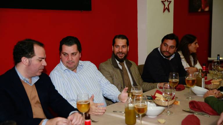 Brindis con “Santo Reino” Brindis con “Santo Reino”