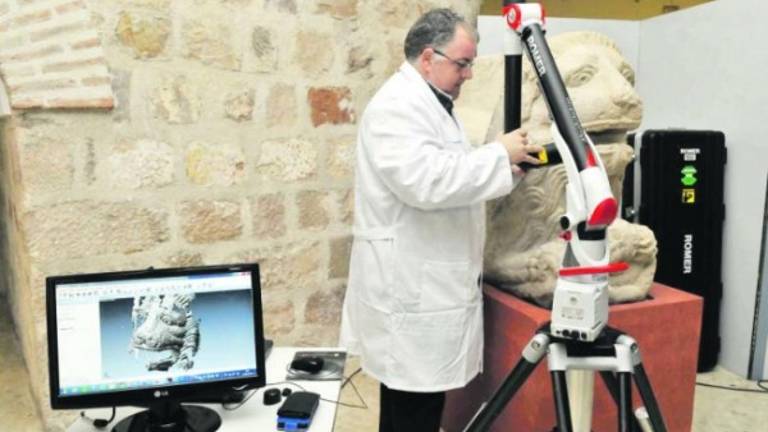A por la réplica del león de Linares A por la réplica del león de Linares