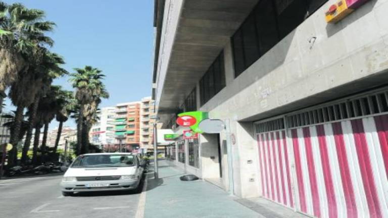 Una serpiente atemoriza a los residentes de un edificio de La Carrera Una serpiente atemoriza a los residentes de un edificio de La Carrera