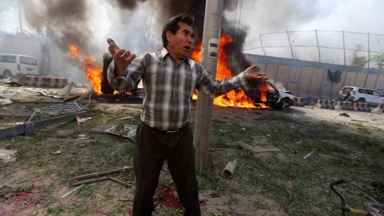 Noventa muertos en un atentado en Kabul