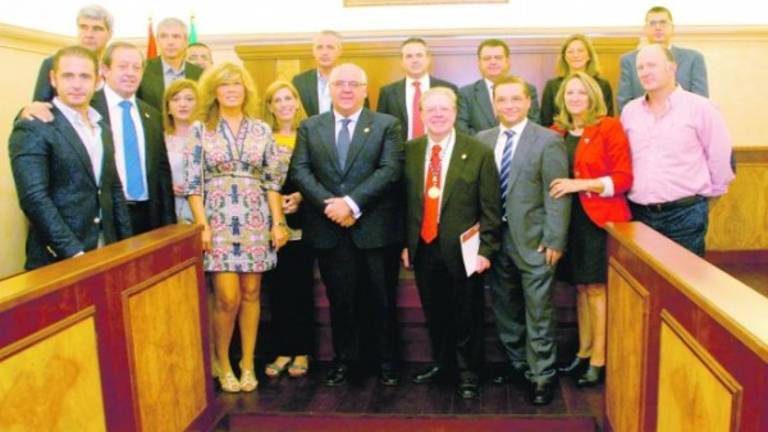 Fuentes del Olmo recibe la Medalla de Oro de la ciudad Fuentes del Olmo recibe la Medalla de Oro de la ciudad