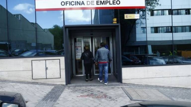 El paro baja en 94.727 personas en junio y suma cinco meses de caídas El paro baja en 94.727 personas en junio y suma cinco meses de caídas